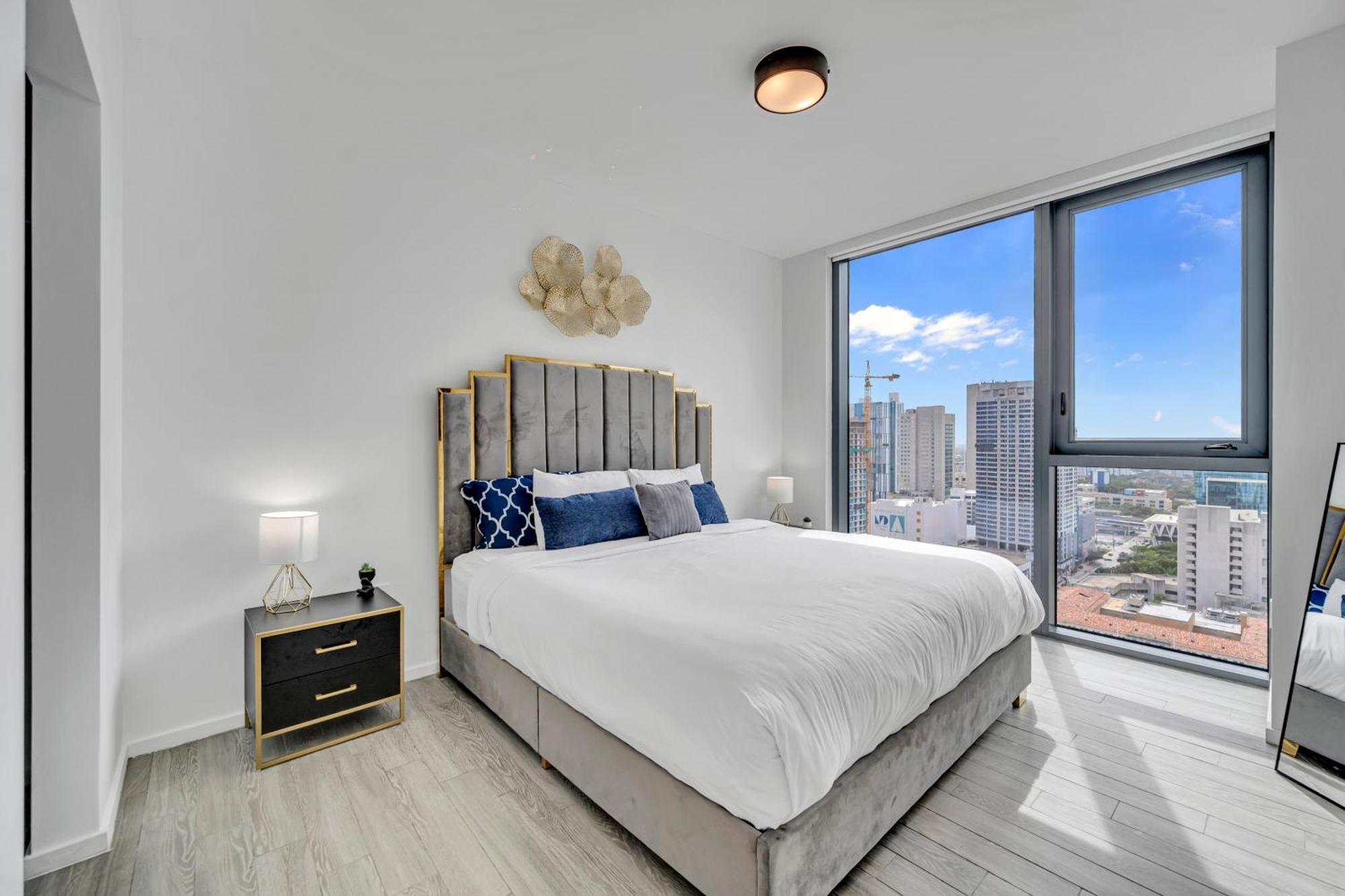 Great 3 Beds 3 Baths Downtown Appartamento