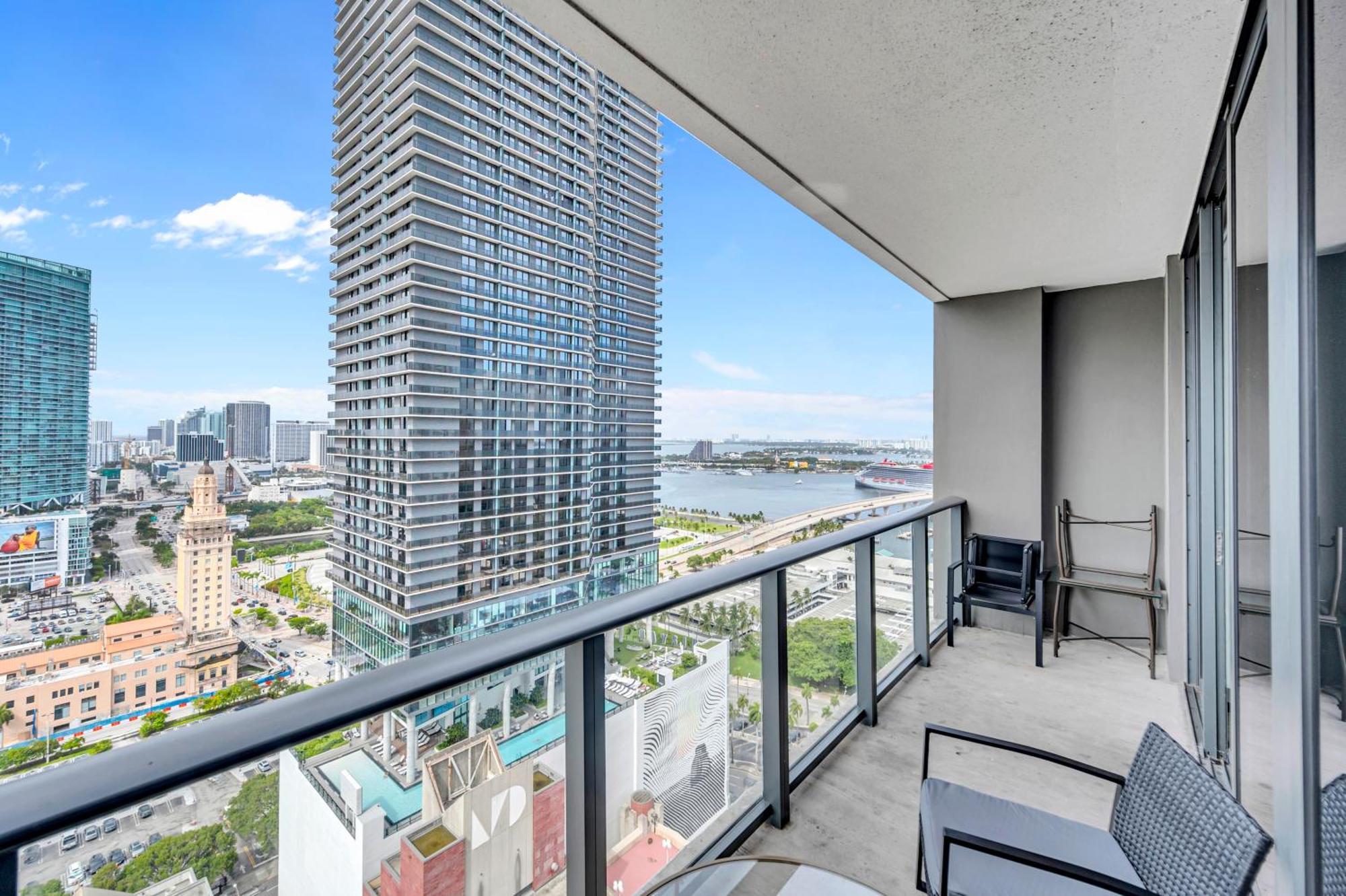 Great 3 Beds 3 Baths Downtown Appartamento